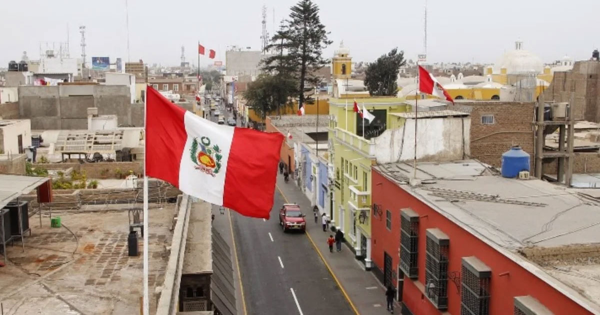 Desplegarán avión de la Fuerza Aérea para traer a mexicanos varados en Perú