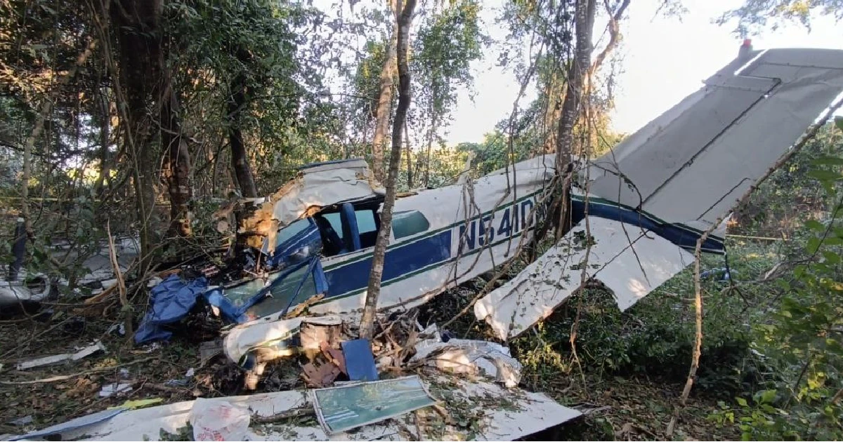 Desplome de avioneta en Puerto Vallarta deja dos personas lesionadas