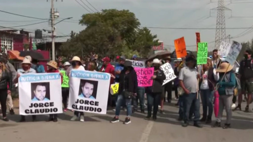 Piden justicia en la México – Querétaro por vendedor de tamales arrollado