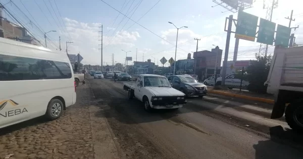 Obras en el bulevar Euquerio Guerrero de Guanajuato colapsan el tráfico