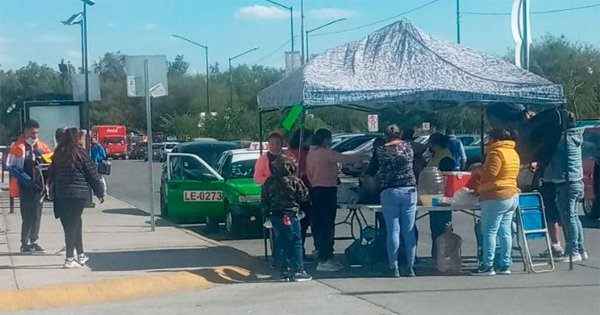 “Se regala comida”: En víspera de año nuevo se solidarizan con familias en hospitales de León