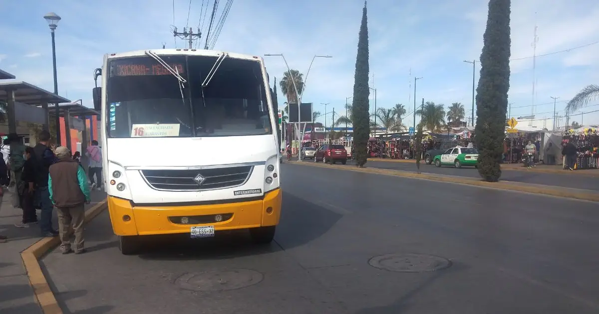 Por víspera de año nuevo, aumenta escasez de servicios de transporte en Irapuato