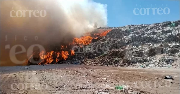 En vísperas del Año Nuevo, se incendia el basurero municipal de San José Iturbide