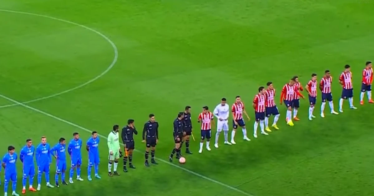 En el estadio de Chivas rinden tributo al Rey Pelé