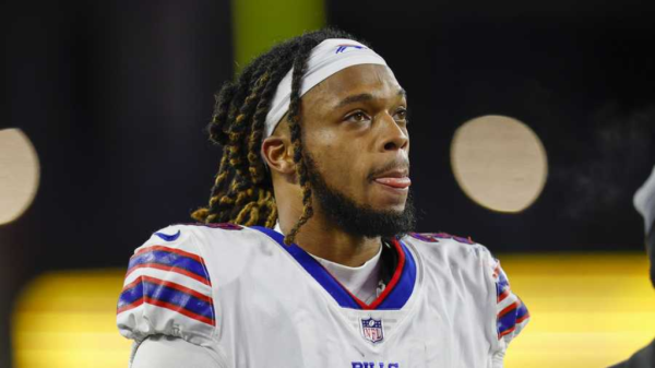 Damar Hamlin se desvaneció en el campo por un paro cardíaco: Bills