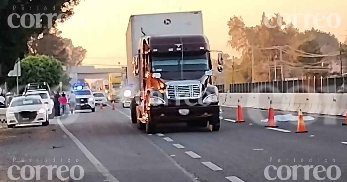 Muere mujer al intentar cruzar Panamericana Salamanca-Celaya