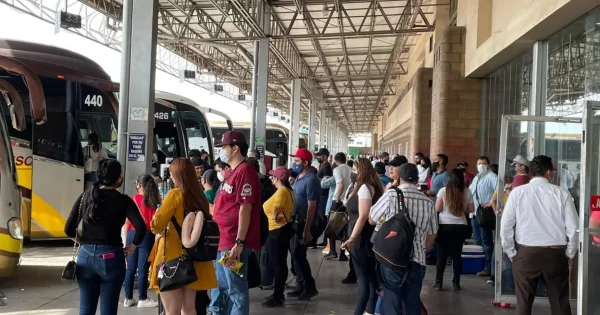 Tras caos por detención de Ovidio Guzmán, turistas guanajuatenses quedan varados en Mazatlán