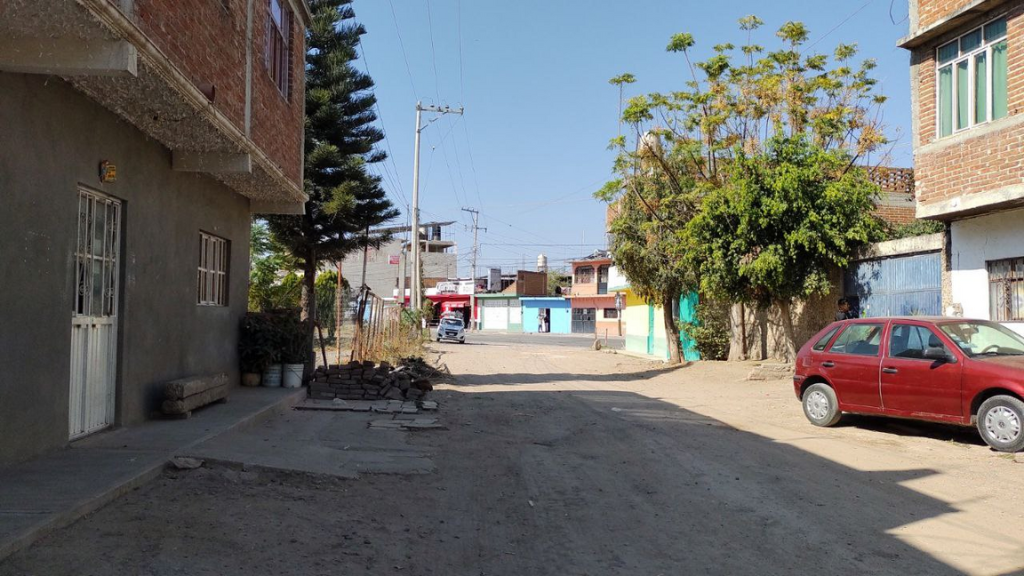 Silao: Vecinos de la comunidad La Aldea urgen pavimentación de calle Emiliano Zapata