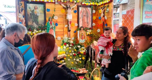 Para agradecer y pedir por sus familias leoneses visitan Santuario de la Virgen