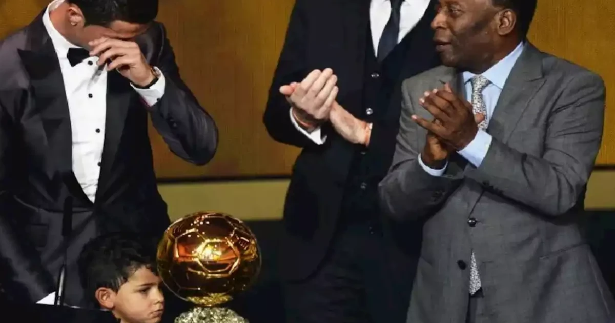 ¿Por qué Cristiano Ronaldo vendió el balón de oro que recibió de las manos de Pelé?