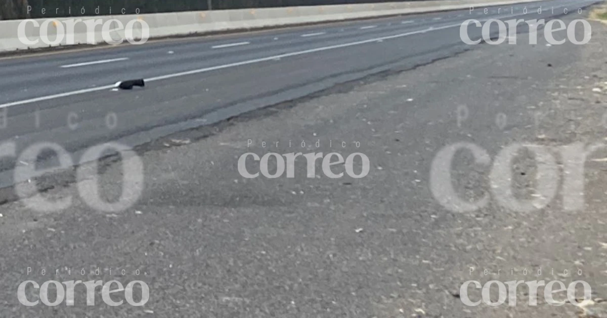 Tráiler arrolla y mata a hombre en la carretera Salamanca-Irapuato