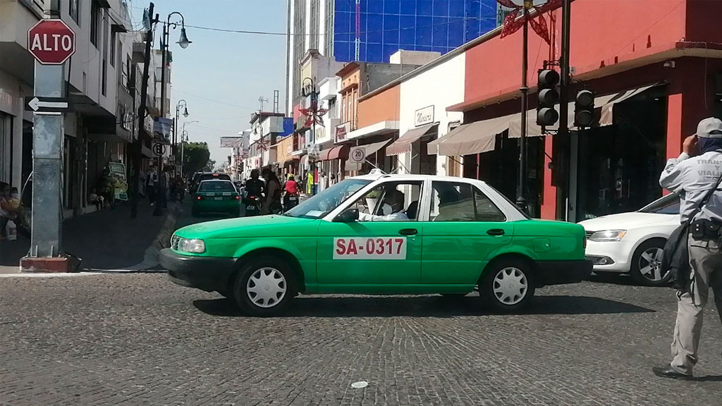 Padecen taxistas de Salamanca ‘rumbo’ económico con retos complicados