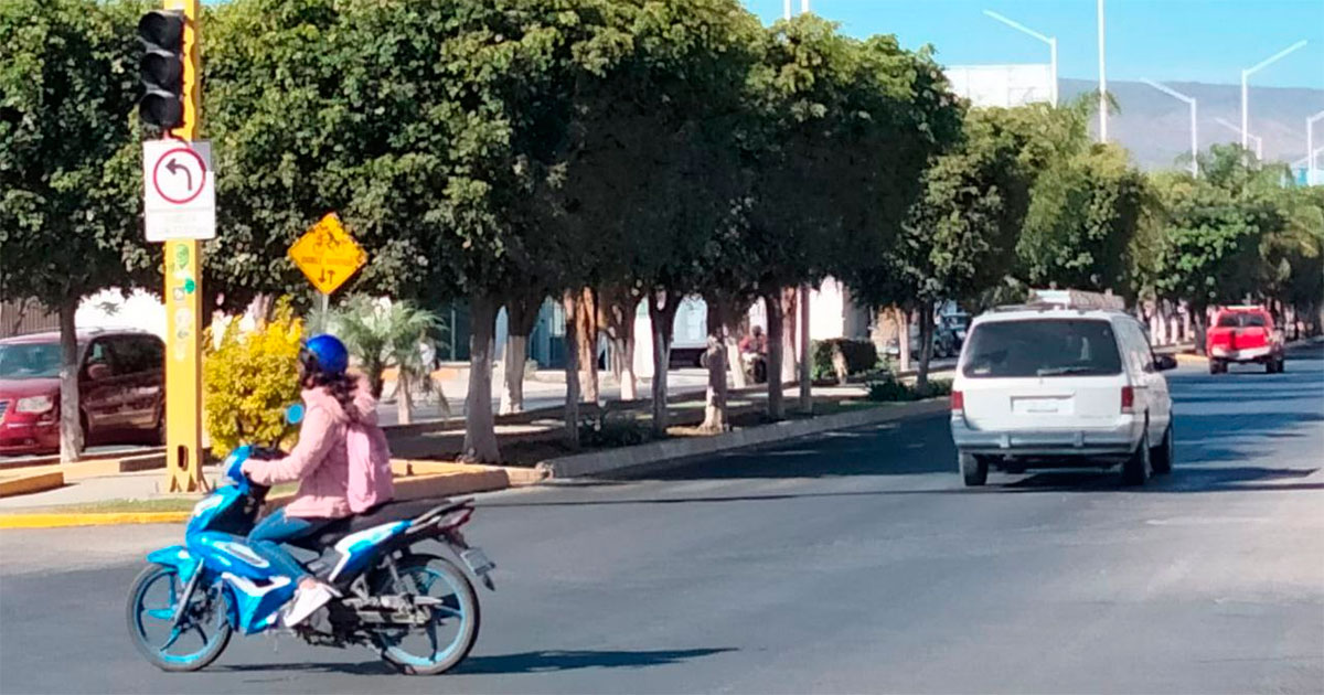 Reyes Magos regalaron motos en Purísima del Rincón pese a accidentes de menores