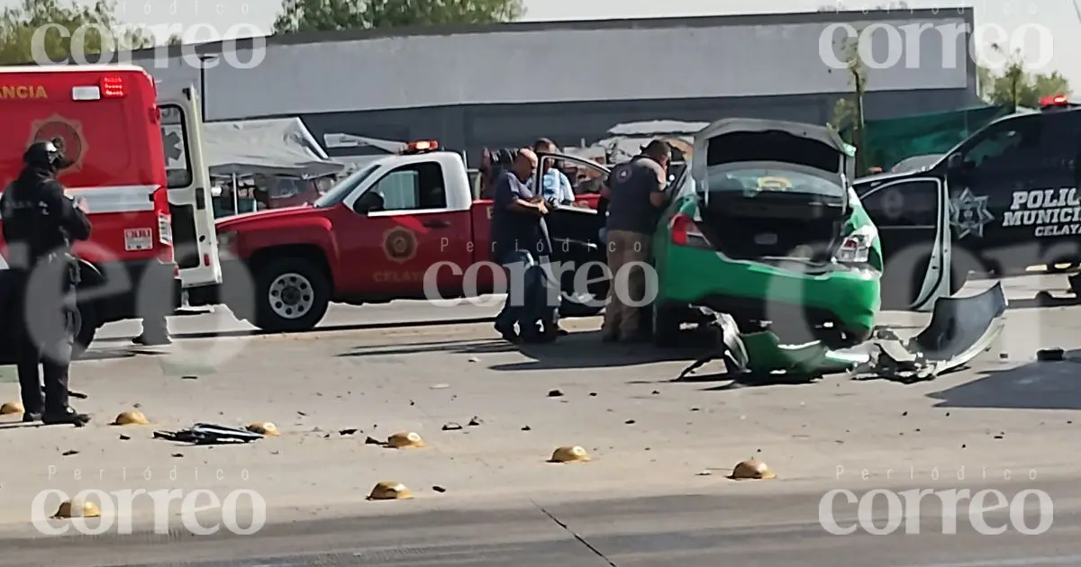 Acuden a reporte y chocan contra taxi en la Hacienda Natura de Celaya