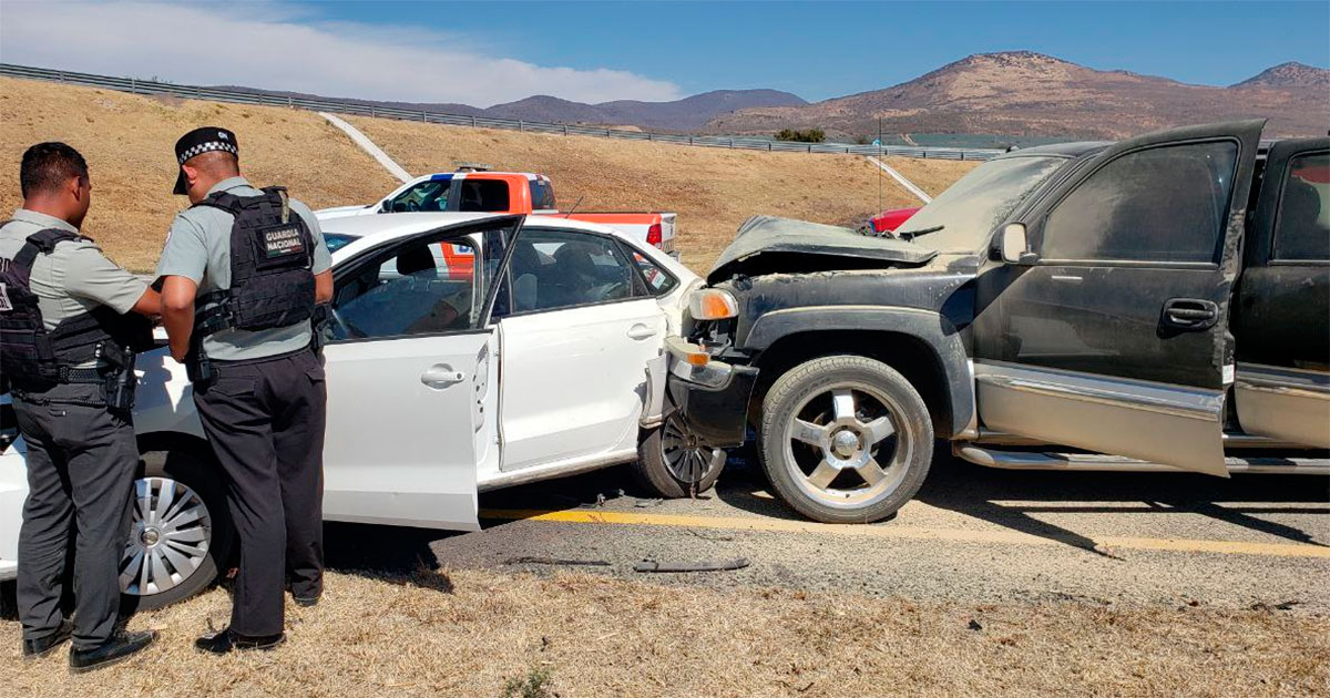 Dos accidentes en Pénjamo dejan tres lesionados, uno en estado grave