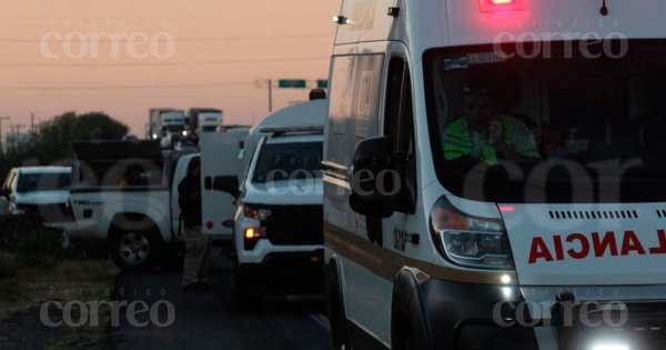 Ultiman a hombre en autopista, cerca de basurero de Apaseo el Grande