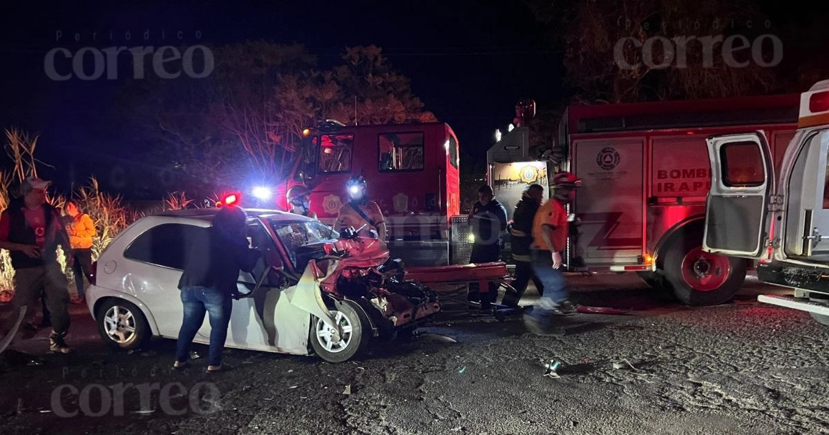 Fuerte choque deja un hombre prensado y herido en la Irapuato-Romita