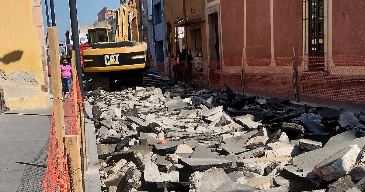 Comerciantes y vecinos urgen remodelación de Tresguerras y Álvaro Obregón en Celaya