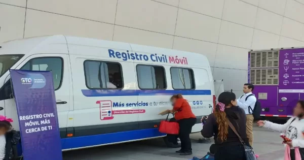 ¿Te casarías en la Feria de León? Registro Civil móvil recibe peticiones de parejas