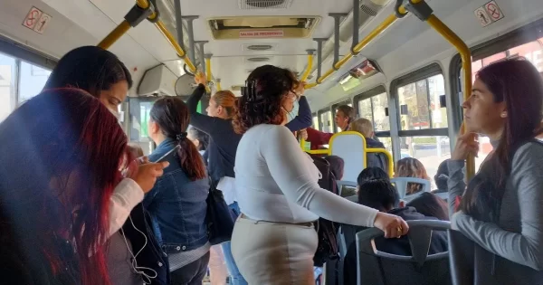 De aprobarse aumento al transporte de León, elevaría hasta 64 pesos el pasaje diario