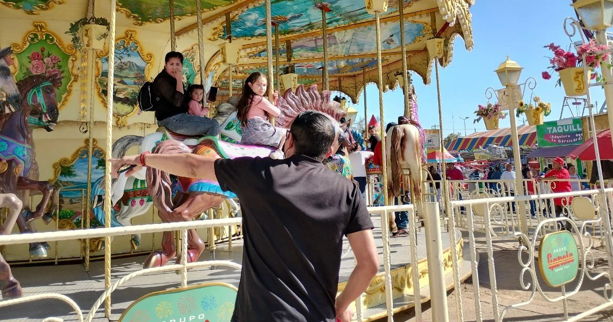 Tras polémica en la Feria de León, fotógrafos no podrán fotos a menores sin permiso