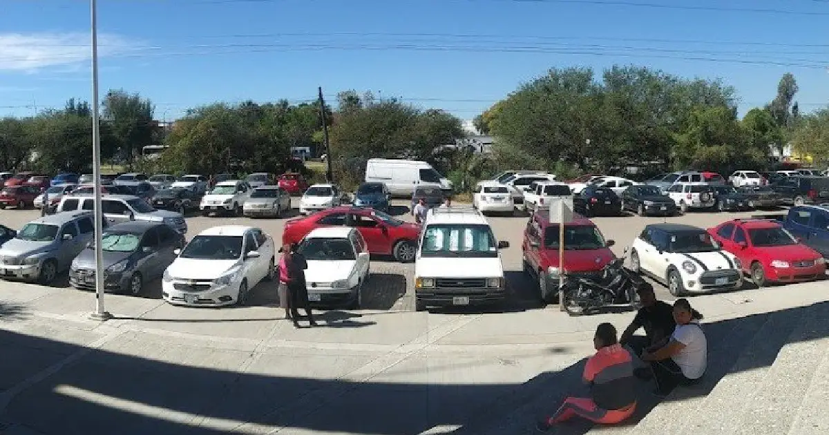 Conseguir lugar en estacionamiento del juzgado civil de León se vuelve ‘una travesía’