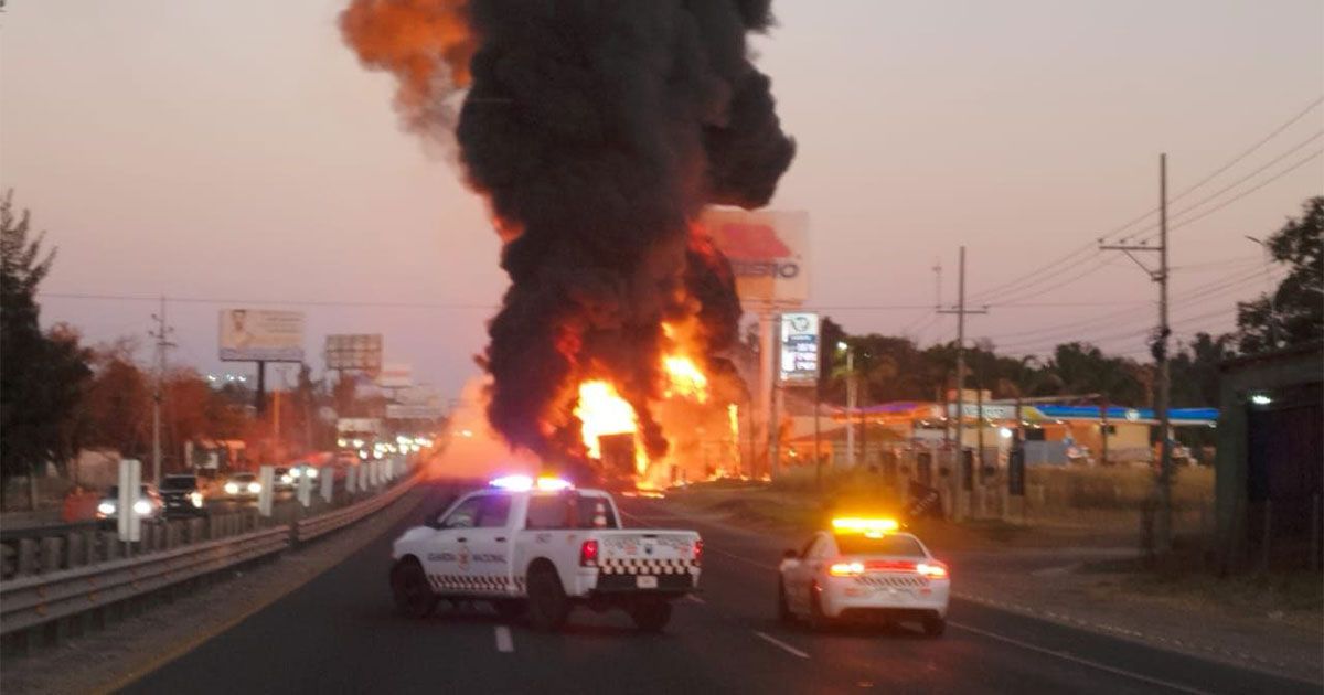 Profeco tiene en la mira gasolinera cerca de incendio de ducto de Pemex en León