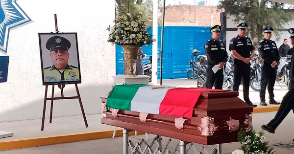 Una estampa que se repite en Guanajuato: dan adiós a policía asesinado en San Francisco