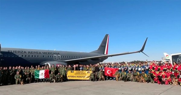 Arriban equipos de México a Turquía para brindar apoyo en labores de rescate 