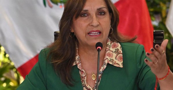 Dina Boluarte pide que elecciones sea primer tema  a tratar en Congreso de Perú 