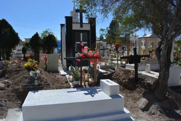 Panteón de Dolores Hidalgo, entre ‘el caos y el desorden’; familias no encuentran a sus difuntos 