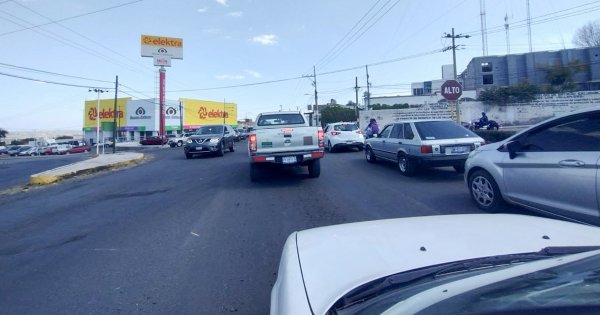 Entronque de acceso a Valle de Santiago es foco de accidentes; piden señalamientos