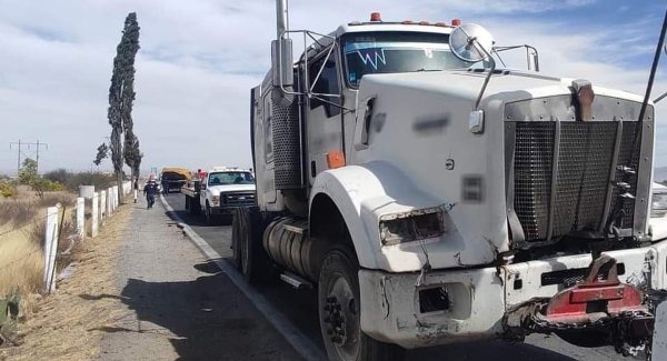 Guardia Nacional recupera tracto camión robado en San Luis de la Paz 