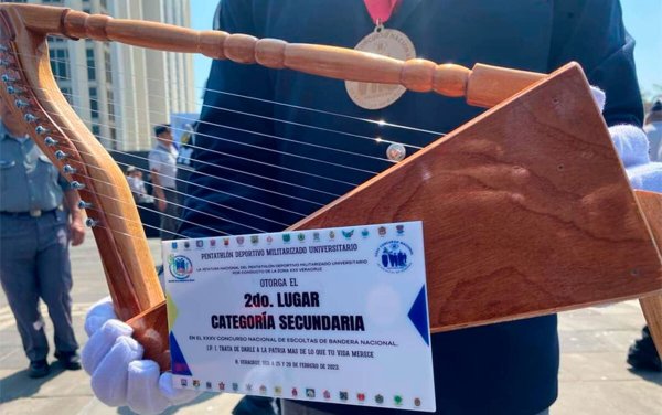 Telesecundaria número 165 gana segundo lugar nacional por su escolta de bandera