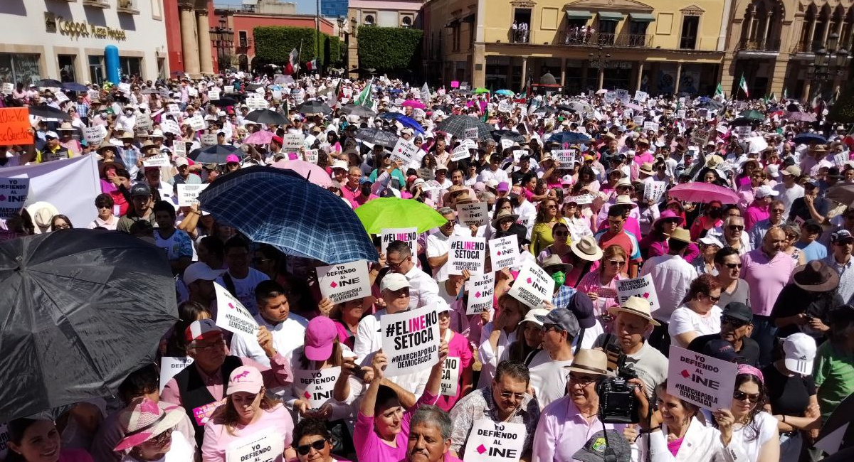 Marcha en defensa del INE movilizó a 50 mil personas en Guanajuato, sostienen organizadores