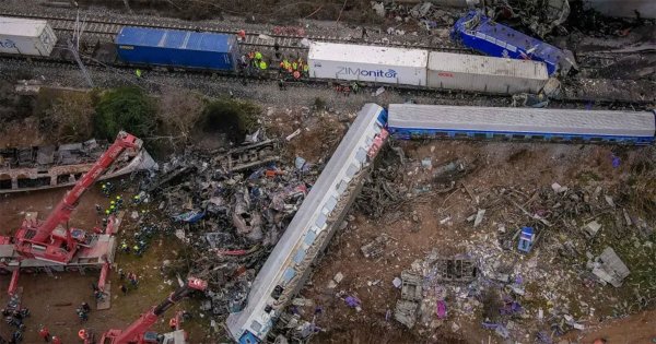 Choque de trenes en Grecia deja al menos 36 muertos; declaran tres días de luto nacional  