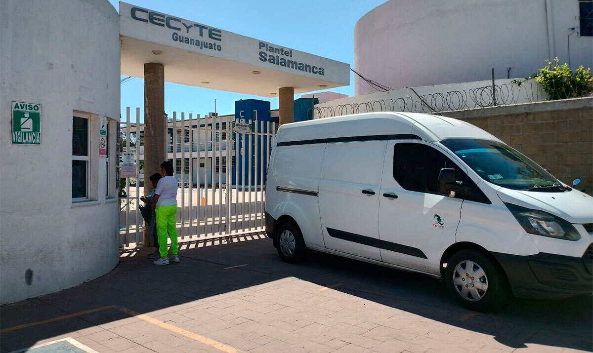 Prende alarmas hombre desnudo afuera del Cecyte Salamanca; ya acosó a 3 alumnas