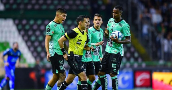 'Confiamos en los árbitros': Club León emite su postura tras polémica con César Ramos