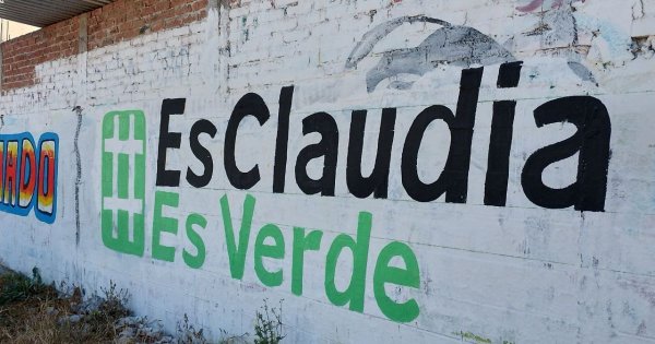 Reaparecen pintas de Claudia Sheinbaum a Salamanca, ahora con #EsClaudiaEsVerde