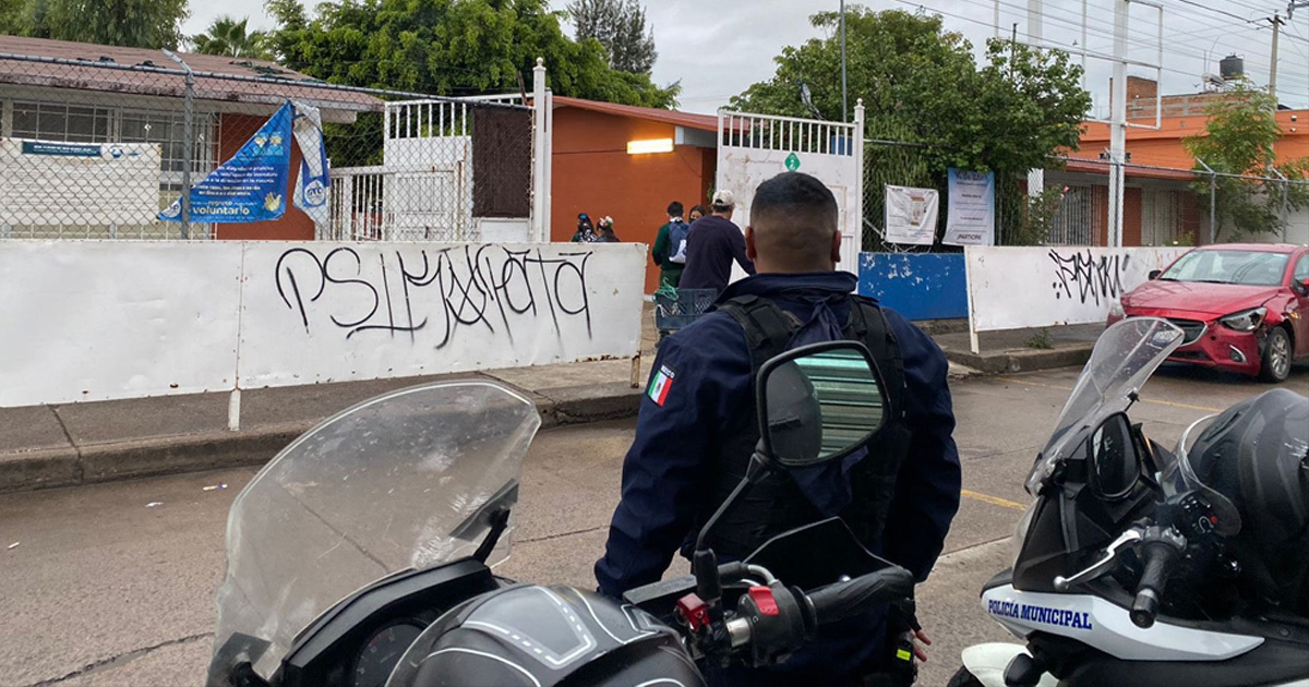 Policía de Irapuato usó engaños para sacar a una menor de la escuela; está detenido