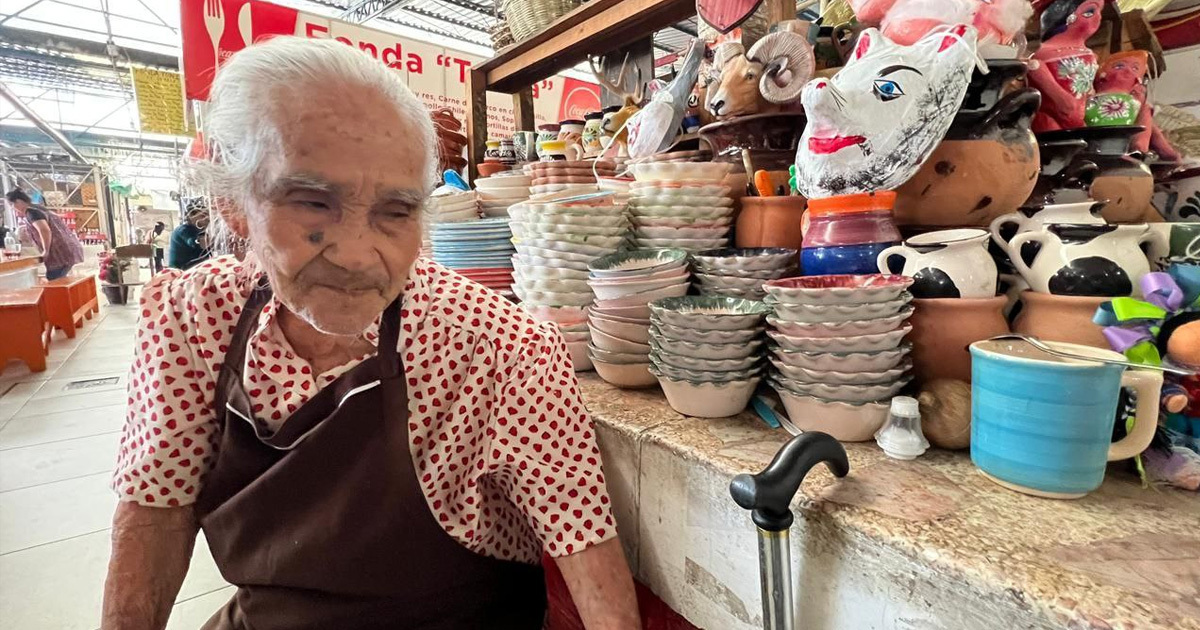 A sus 100 años, doña Aurora aún trabaja y lucha por sus sueños en Acámbaro