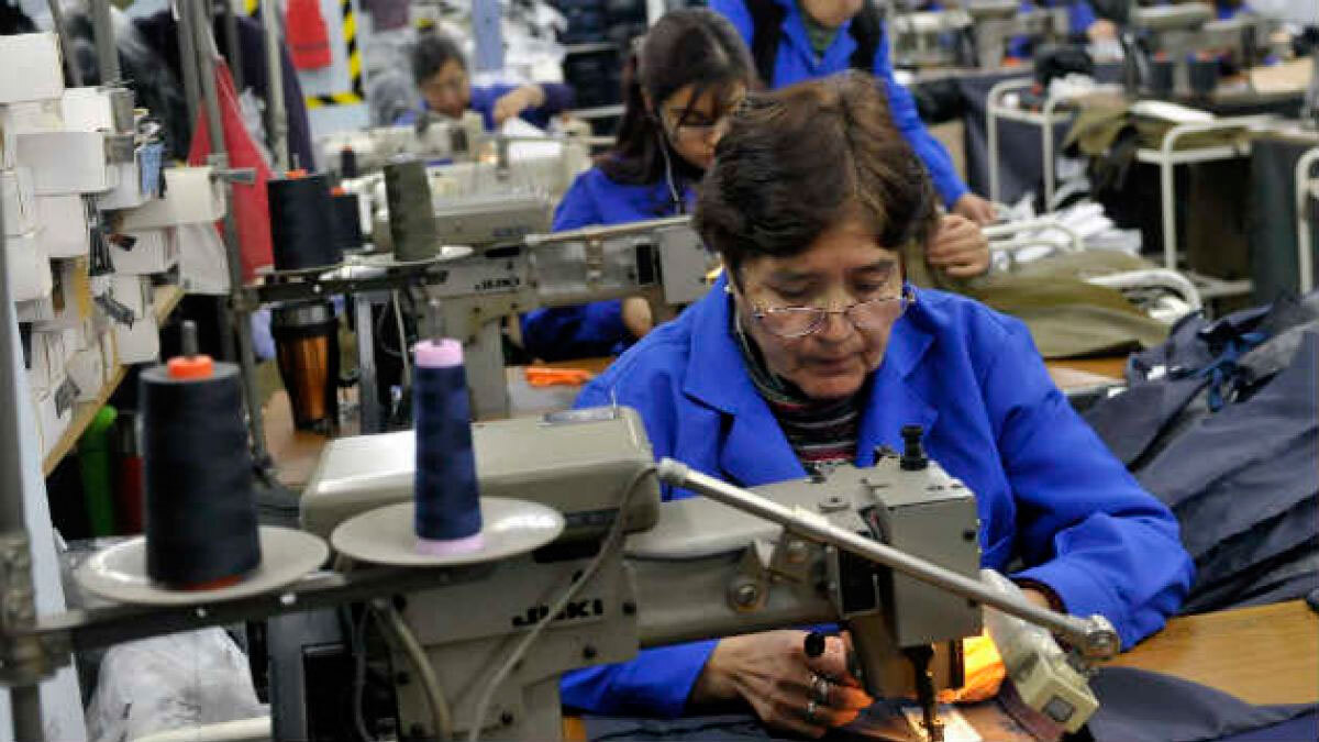 Aumentan mujeres con empleo en México, pero con bajos salarios