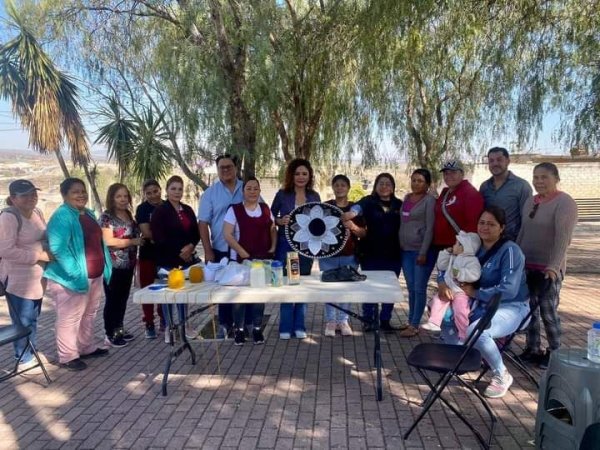 IECA crea proyecto en Purísima del Rincón para capacitar a mujeres en la confección de sombreros 