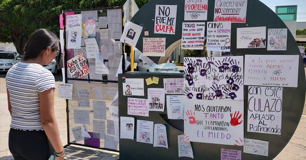 Estudiantes de la Prepa Oficial de Irapuato intervienen letras de la UG con consignas de género