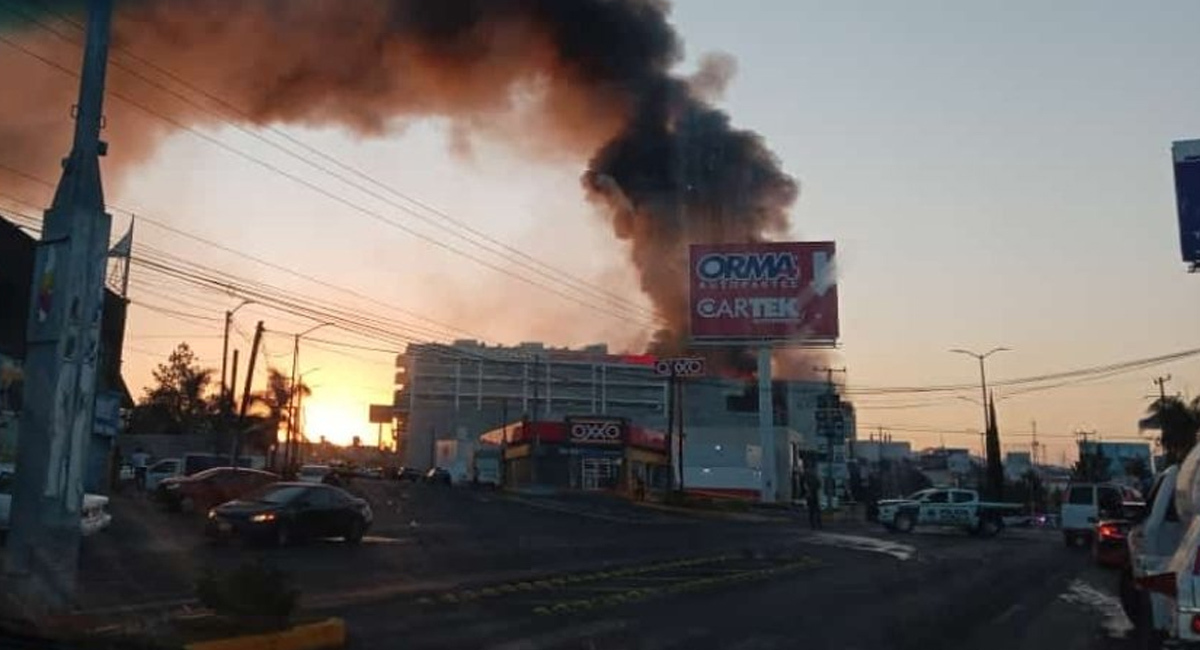 Investigan incendio de 3 bares en Morelia; habrían sido provocados 