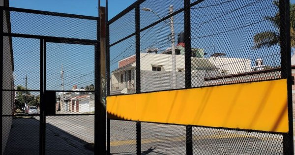 Vecinos no quieren rejas de seguridad en Celaya; meten amparo