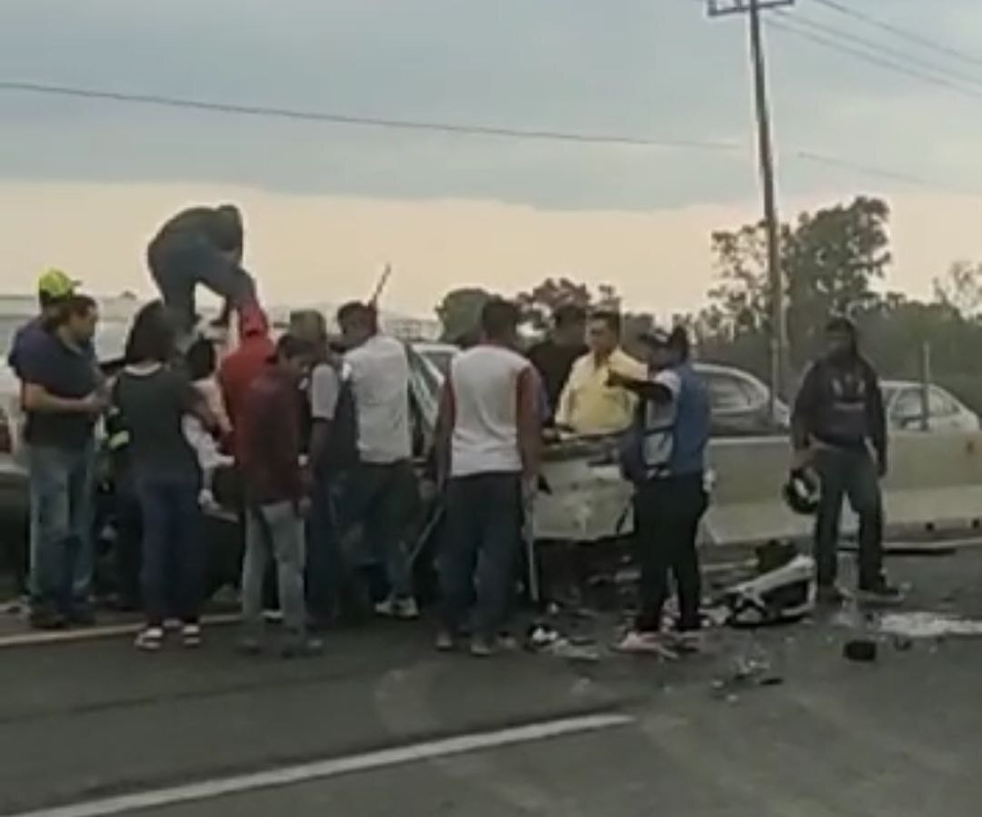 Aparatoso choque en la carretera Irapuato-Salamanca deja cuatro lesionados graves 