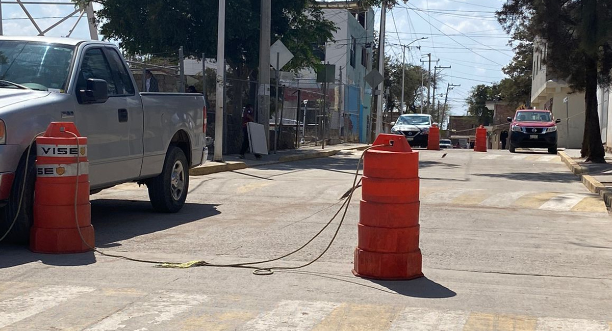 Escuela Andrés Quintana Roo de Puentecillas busca cerrar la calle por seguridad de estudiantes 