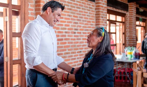 Mauricio Trejo reconoce labor de maestros jubilados en la formación de San Miguel