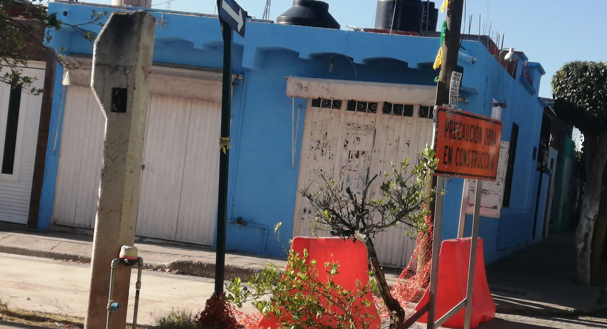 Obras Públicas asegura que brote de aguas negras en calle Eucalipto de Arboledas 'es normal'